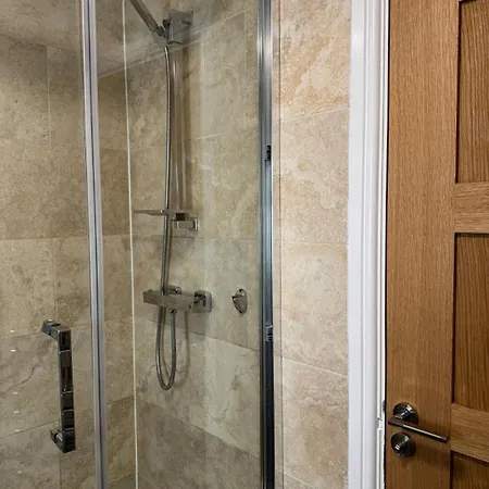 1 Bedroom Luxury Apartment Bristol