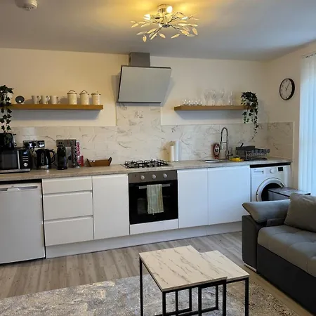 1 Bedroom Luxury Apartment *