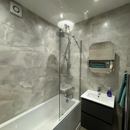 1 Bedroom Luxury * 布里斯托