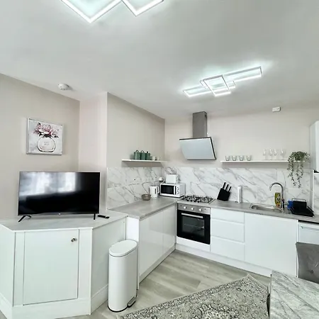 1 Bedroom Luxury